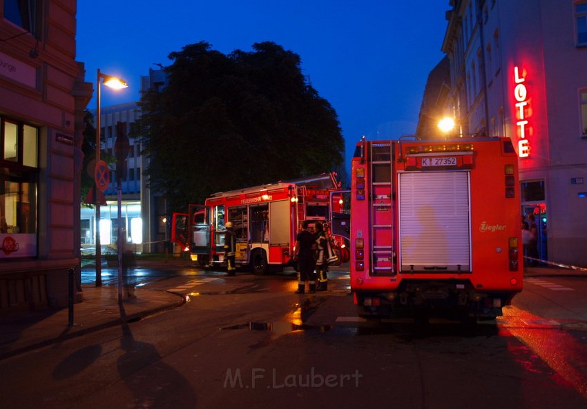 Feuer Koeln Innenstadt Hildeboldplatz P59.JPG